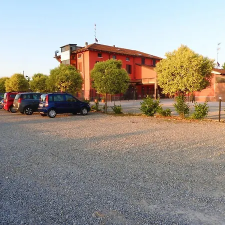 アフィッタカメーレ ダ フランコ ゲストハウス 3*