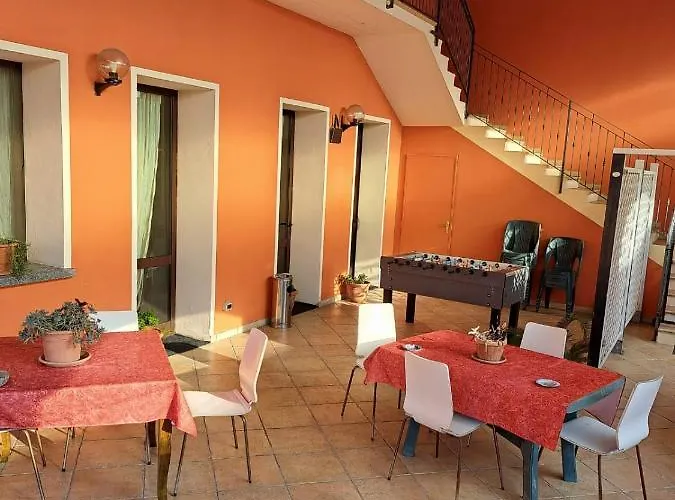 ゲストハウス アフィッタカメーレ ダ フランコ パルマ